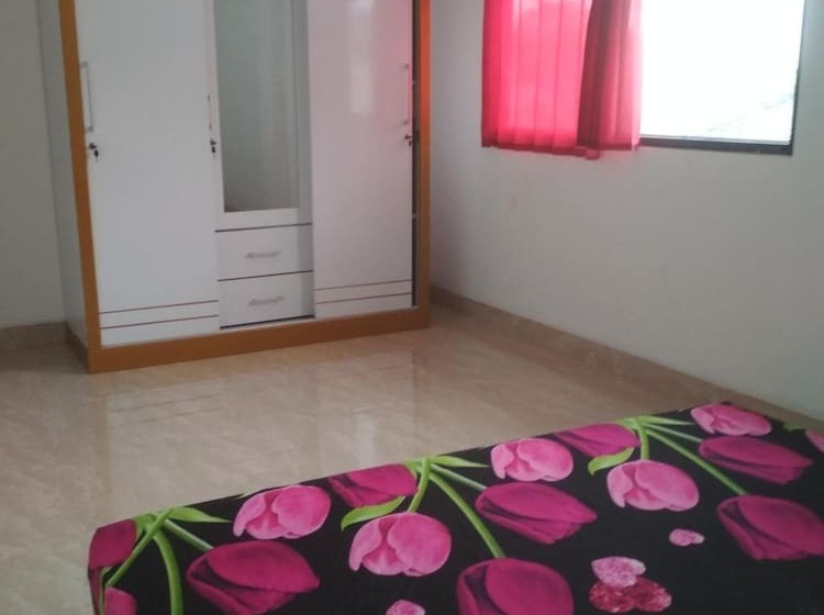 펜션 Almira Homestay