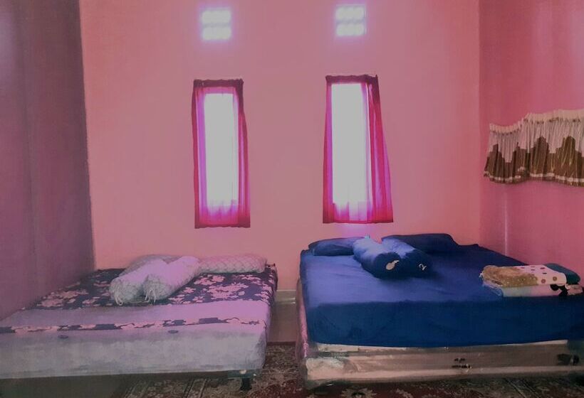 펜션 Almira Homestay