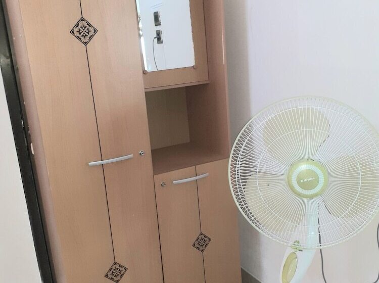 펜션 Almira Homestay