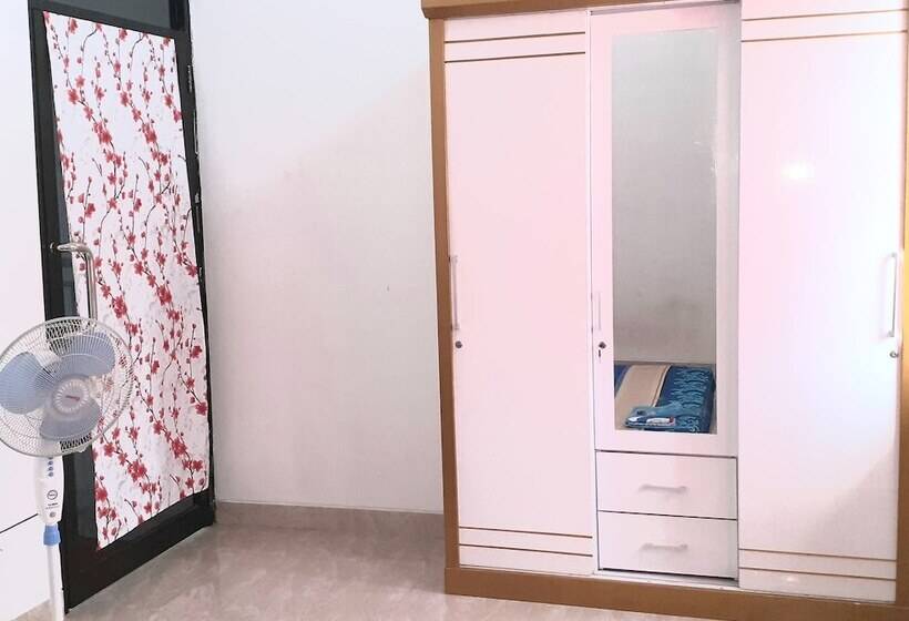 펜션 Almira Homestay