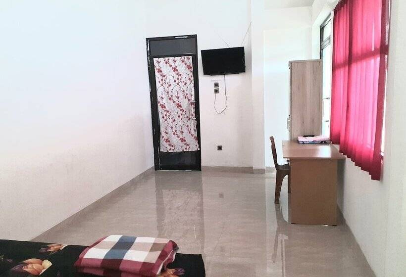 펜션 Almira Homestay