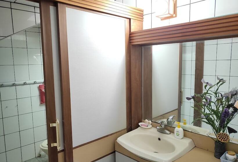 بنسيون Base Area