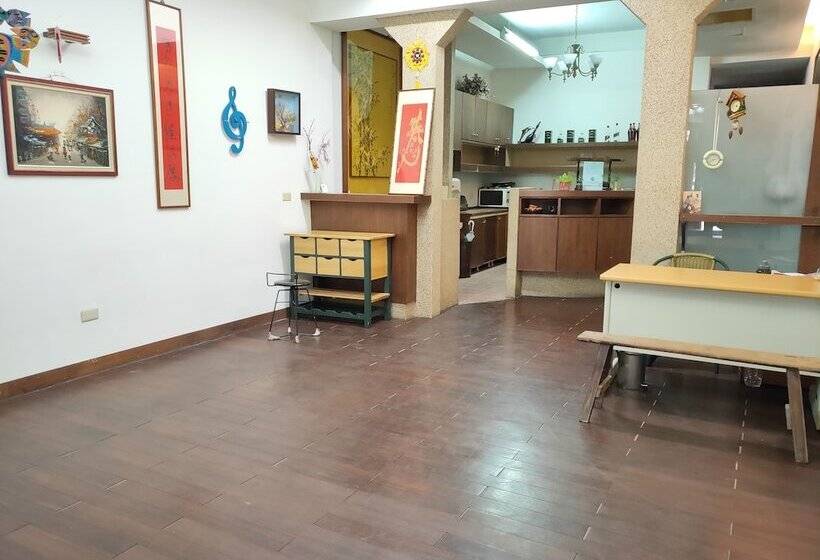 پانسیون Base Area