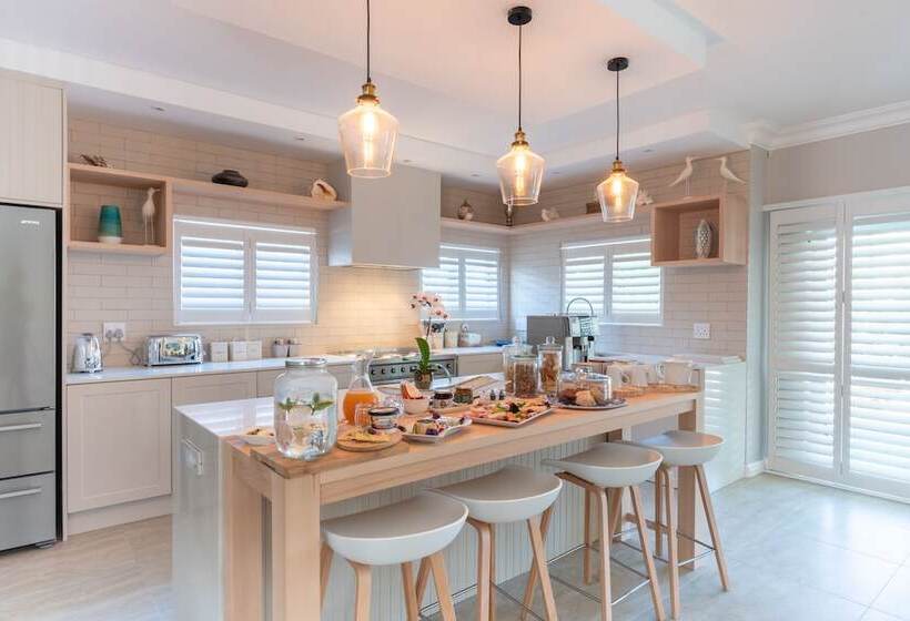 Пансион Bentley S Guesthouse