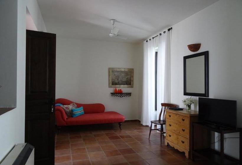 פנסיון Casa La Loba