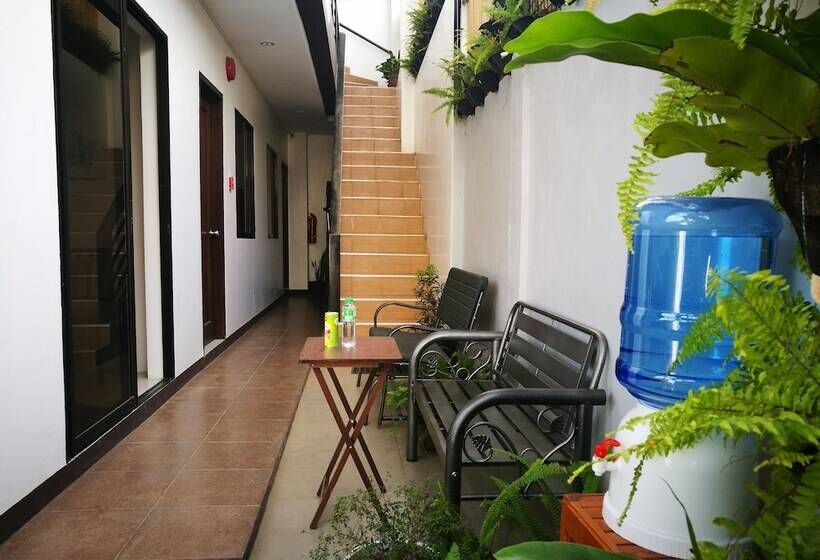 پانسیون Lighthouse Apartment And Guest Inn