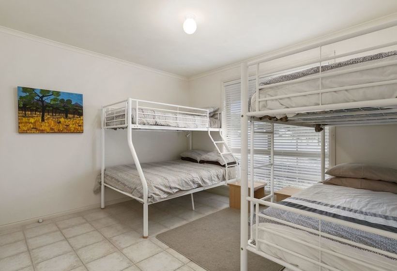 Seaholme  Free Wifi & Foxtel