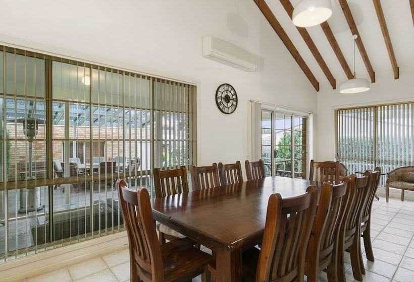 Seaholme  Free Wifi & Foxtel