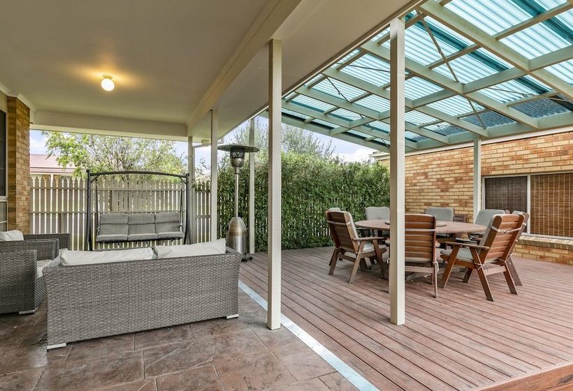 Seaholme  Free Wifi & Foxtel