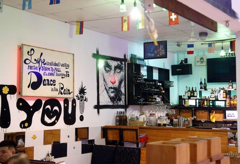 هاستل Pineapple