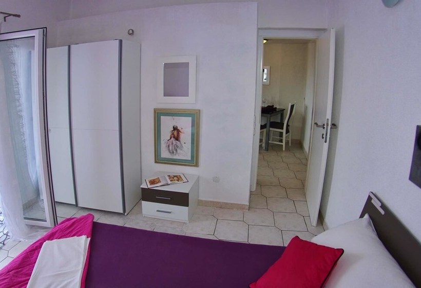 Apartments And Rooms With Wifi Makarska   11063