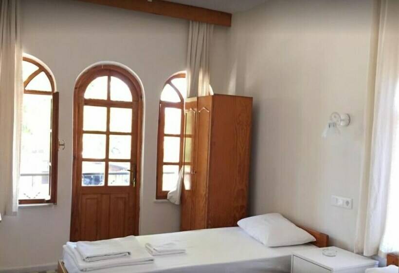 تختخواب و صبحانه Arsen