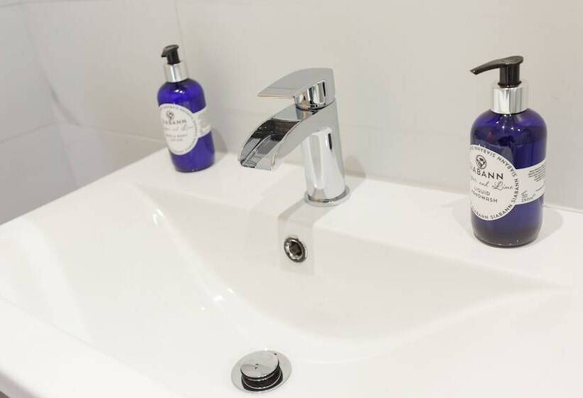 Dollar Apartments At 39