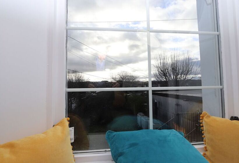 Dollar Apartments At 39