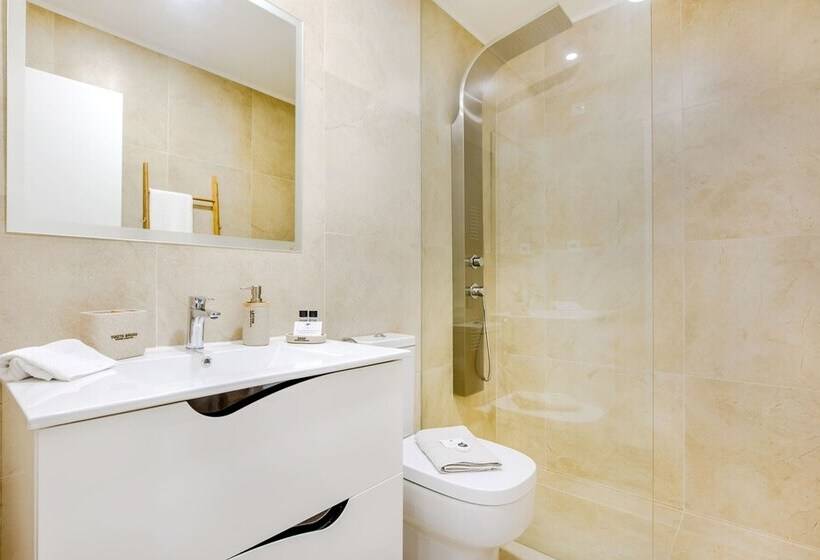 Espinho Beach 4 Stays