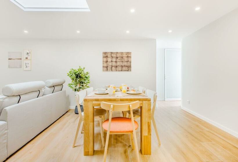 Espinho Beach 4 Stays