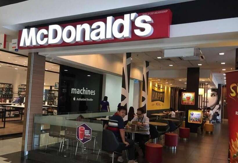 De Glory Hotel Usj 21