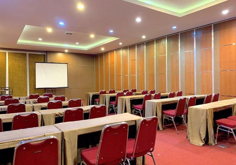 فندق Parma Indah