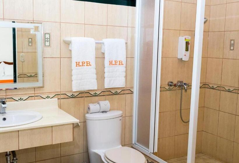 هتل Puntarenas Beach