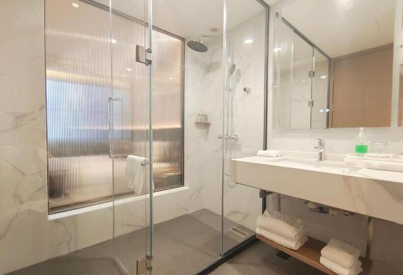 Отель Romanjoy International