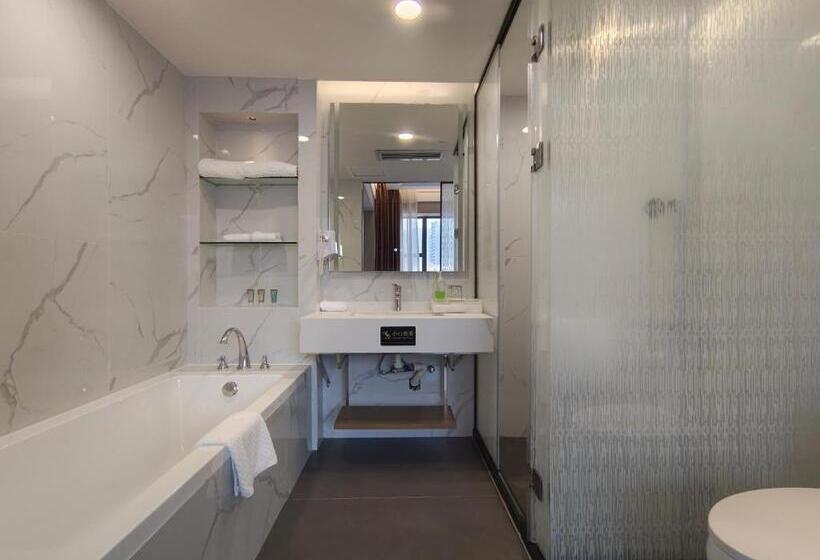 Отель Romanjoy International