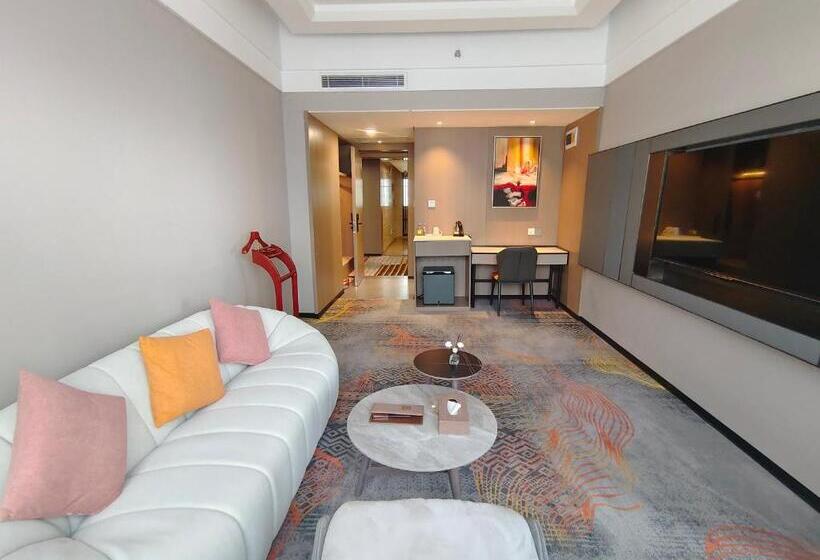 Отель Romanjoy International