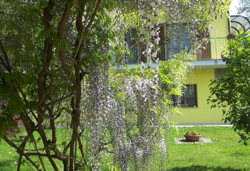 בית מלון כפרי Agriturismo Tra Serra E Lago