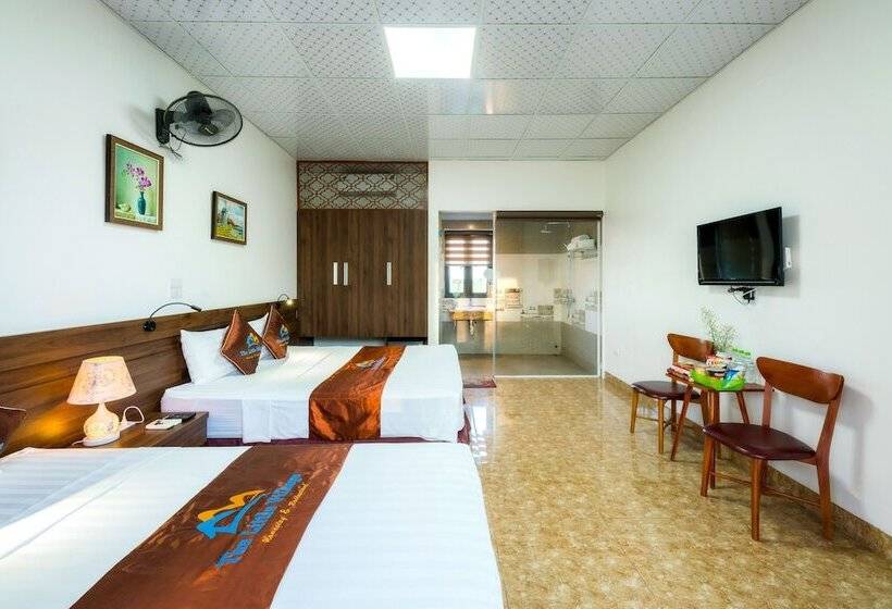 هتل The Little Village