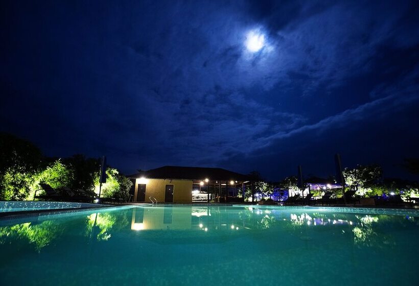 هتل Welcomheritage Tadoba Vanya Villas Resort & Spa