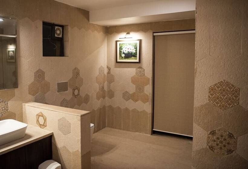 هتل Welcomheritage Tadoba Vanya Villas Resort & Spa