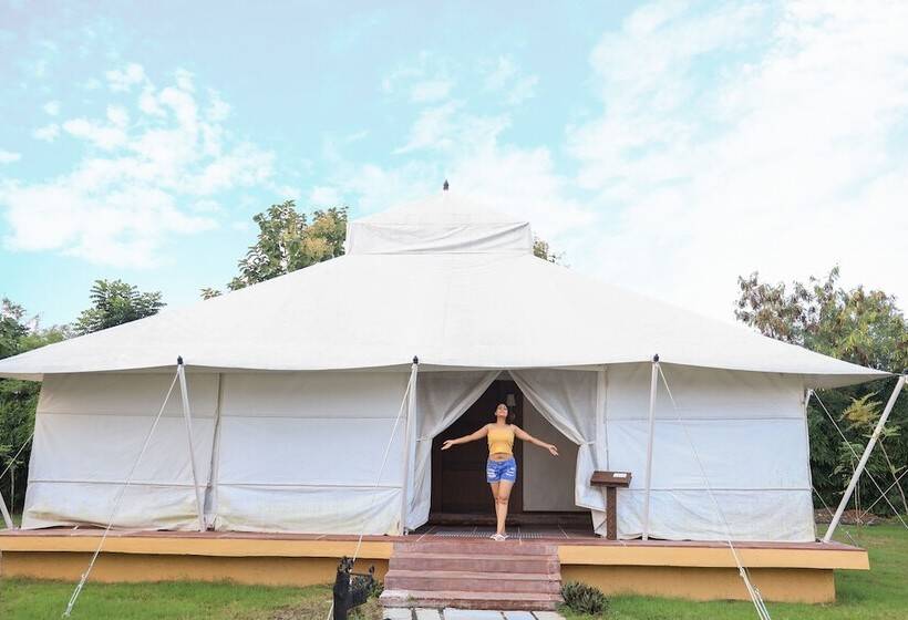 هتل Welcomheritage Tadoba Vanya Villas Resort & Spa