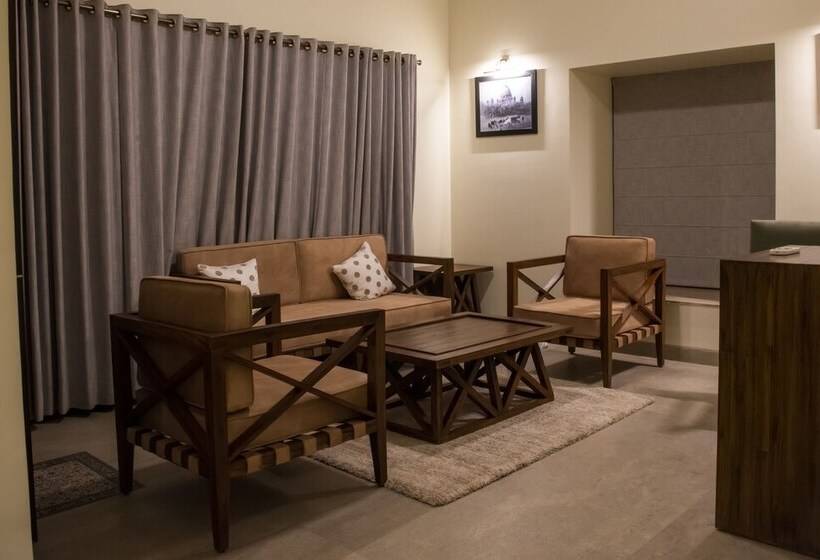 هتل Welcomheritage Tadoba Vanya Villas Resort & Spa