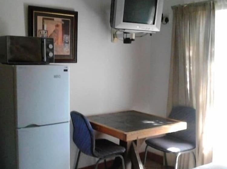 פנסיון Eleventh Avenue Guesthouse & Conferencing