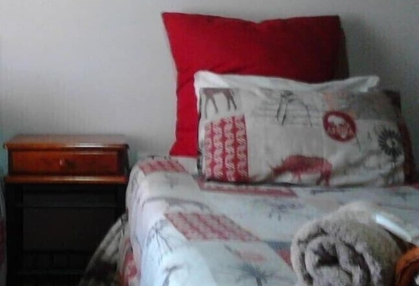 פנסיון Eleventh Avenue Guesthouse & Conferencing