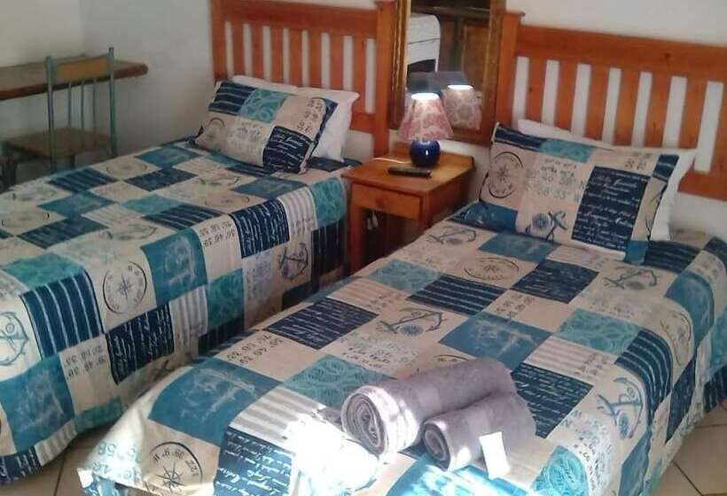 פנסיון Eleventh Avenue Guesthouse & Conferencing