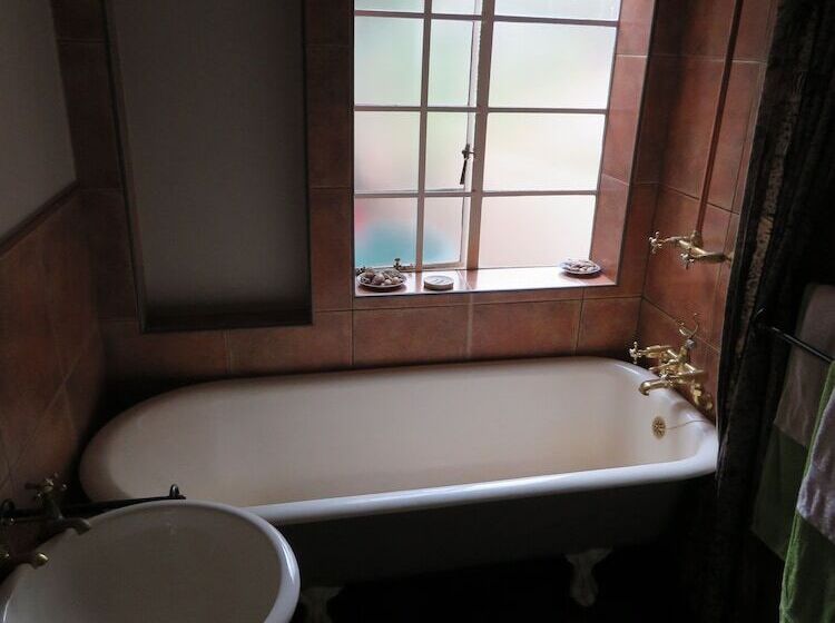 Пансион Fountain Baths Guest Cottages