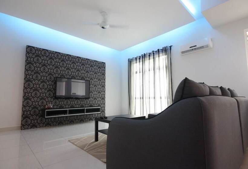 Shamrock Beach Villas Seaview 15