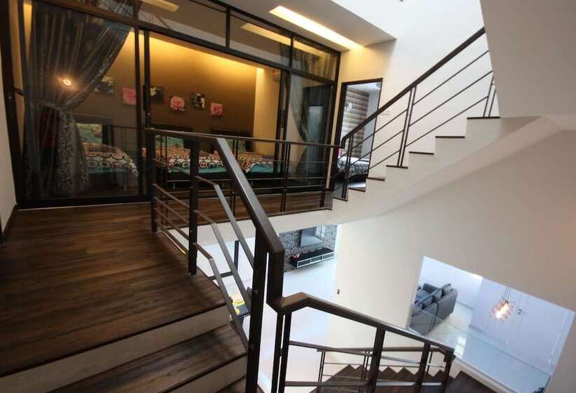 Shamrock Beach Villas Seaview 15