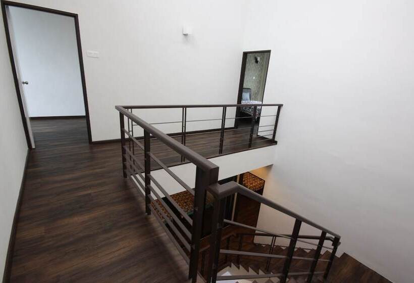 Shamrock Beach Villas Seaview 15