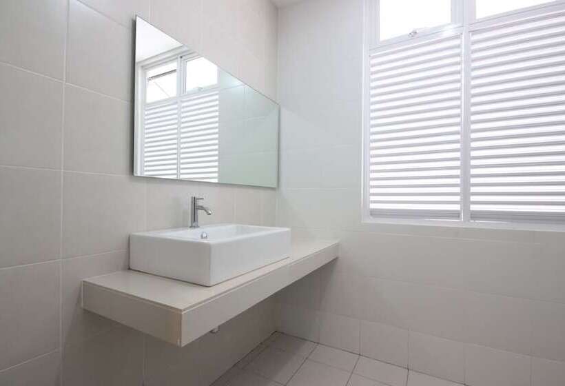 Shamrock Beach Villas Seaview 15