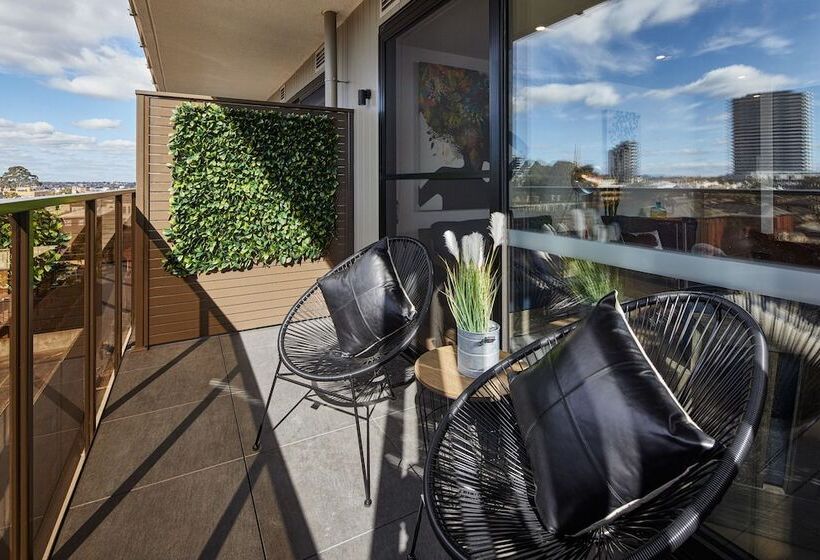 St Kilda By The Beach