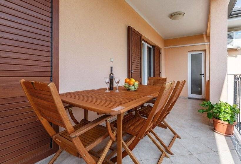 Villa Nina Apartments