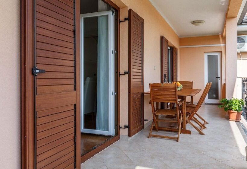 Villa Nina Apartments