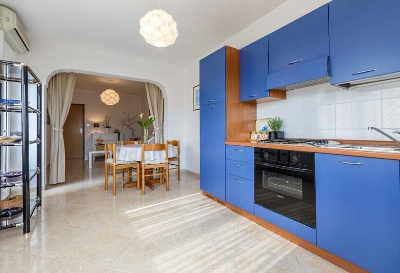 Villa Nina Apartments