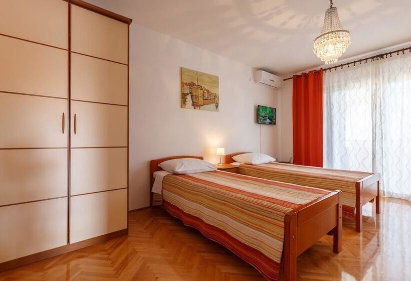 Villa Nina Apartments