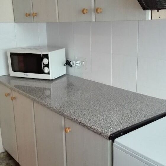 Spacious Apartment With Balcony Guardamar Del Segura 100 M²