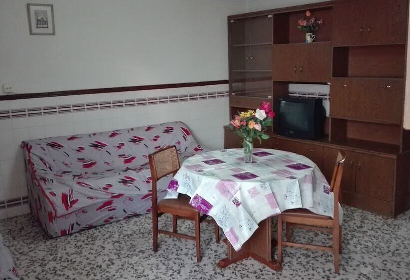 Spacious Apartment With Balcony Guardamar Del Segura 100 M²