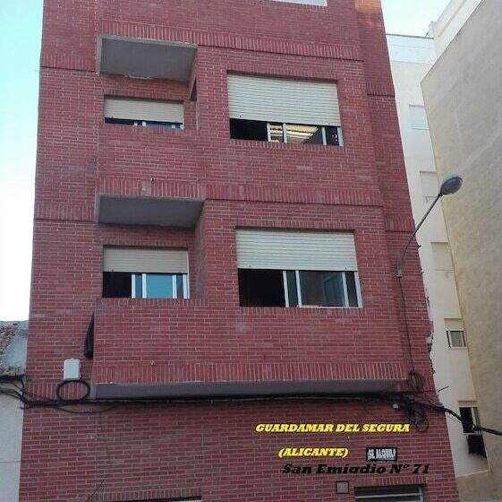 Spacious Apartment With Balcony Guardamar Del Segura 100 M²