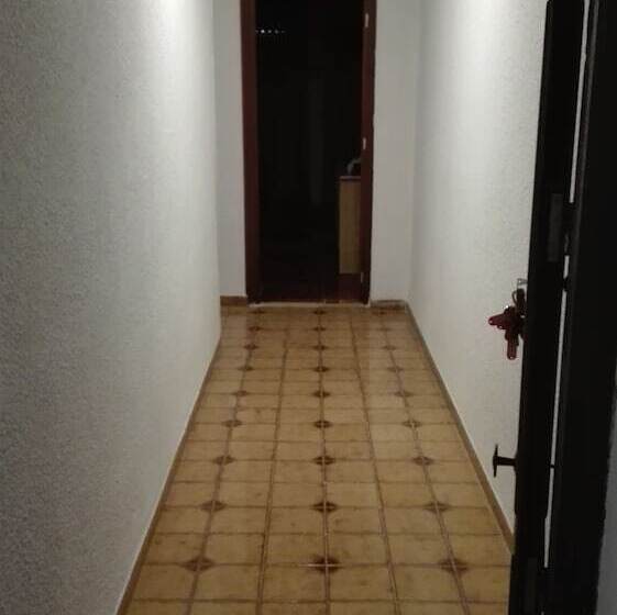 Spacious Apartment With Balcony Guardamar Del Segura 100 M²