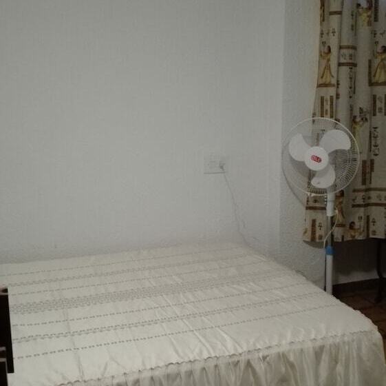 Spacious Apartment With Balcony Guardamar Del Segura 100 M²